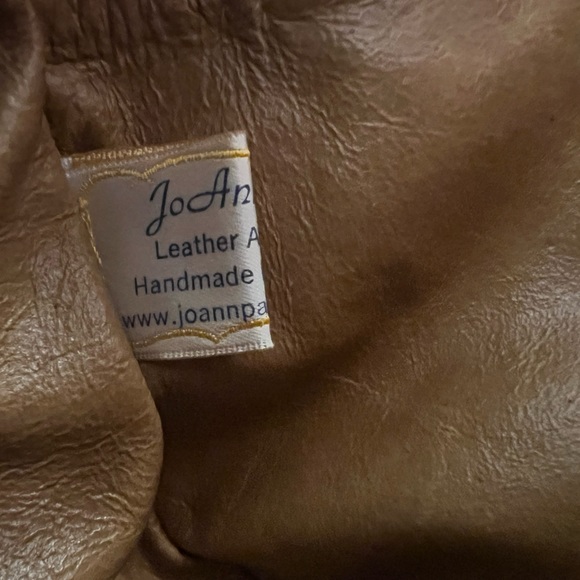 Jo Ann Page Medium East-West in Olive Cow and Bronze Trim, Full-grain Leather - Picture 9 of 14